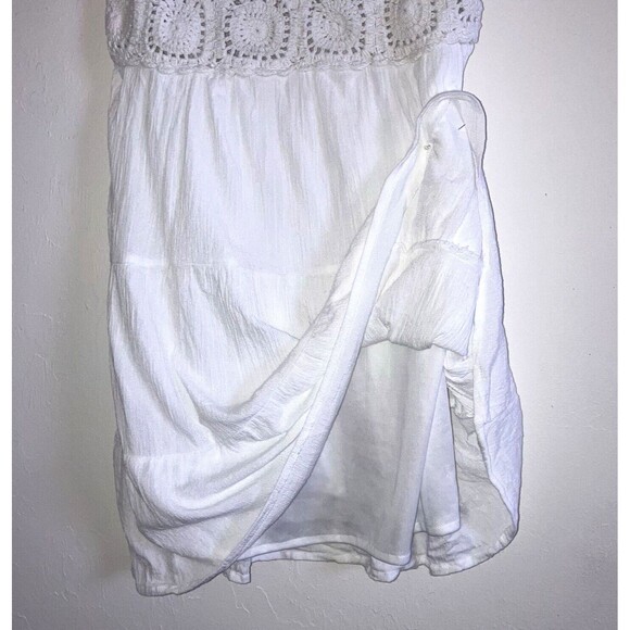 JESSICA SIMPSON M Solid White Crochet Lace Fit & Flare Short Sleeve Ruffle Dress - Picture 3 of 5